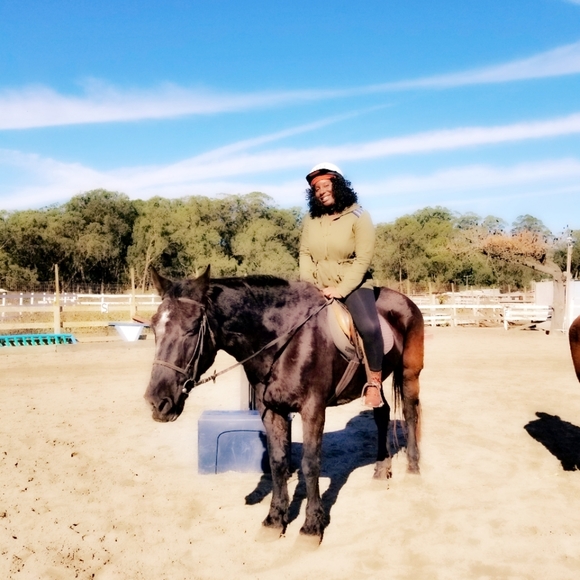 Miss Shechic - Picture 2 of 3